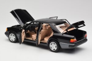 Mercedes 230E W124 AMG Wheels Schwarz Limitierte Auflage Norev 1:18 183950 Metall — Bild 5 von 12