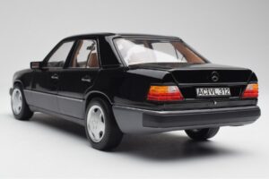 Mercedes 230E W124 AMG Wheels Schwarz Limitierte Auflage Norev 1:18 183950 Metall — Bild 10 von 12