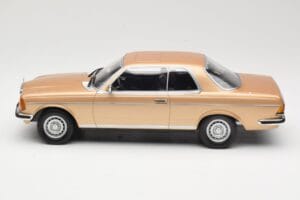 Mercedes 280 CE C123 Gold Norev 1:18 183587 Metall — Bild 3 von 6