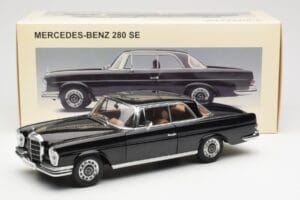Mercedes 280 SE W111 Coupe Schwarz AUTOart 1:18 76286 Metall — Bild 8 von 8