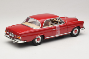 Mercedes 280 SE Coupe Rot Norev 1:18 183527 Metall — Bild 2 von 6