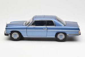 Mercedes 280C/8 W114 Coupe Blau Metallic AUTOart 1:18 76187 Metall — Bild 4 von 8