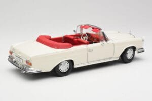 Mercedes 280SE W108 Ivory Weiß Maisto 1:18 50223 Metall — Bild 3 von 8
