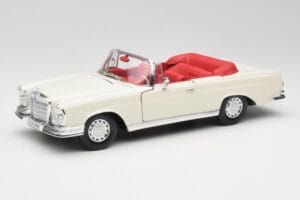 Mercedes 280SE W108 Ivory Weiß Maisto 1:18 50223 Metall