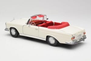 Mercedes 280SE W108 Ivory Weiß Maisto 1:18 50223 Metall — Bild 7 von 8
