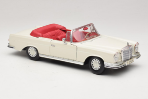 Mercedes 280 SE W108 Weiß Maisto 1:18 52111 Metall — Bild 6 von 8