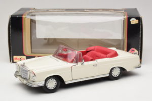 Mercedes 280 SE W108 Weiß Maisto 1:18 52111 Metall — Bild 8 von 8
