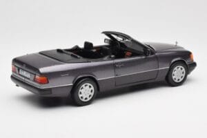 Mercedes 300 CE-24 W124 Cabriolet Lila Metallic Norev 1:18 183567 Metall — Bild 4 von 10
