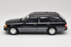 Mercedes 300 D W124 Kombi Schwarz Norev 1:18 183960 Metall — Bild 4 von 8