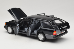 Mercedes 300 D W124 Kombi Schwarz Norev 1:18 183960 Metall — Bild 5 von 8