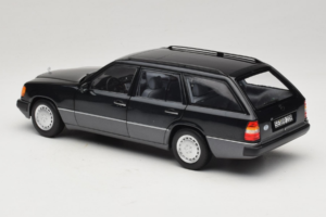 Mercedes 300 D W124 Kombi Schwarz Norev 1:18 183960 Metall — Bild 7 von 8