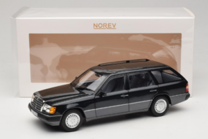 Mercedes 300 D W124 Kombi Schwarz Norev 1:18 183960 Metall — Bild 8 von 8