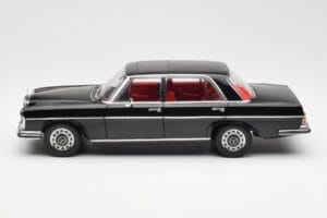 Mercedes 300 SEL 6.3 W109 Schwarz AUTOart 1:18 76140 Metall — Bild 4 von 8