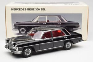 Mercedes 300 SEL 6.3 W109 Schwarz AUTOart 1:18 76140 Metall — Bild 8 von 8