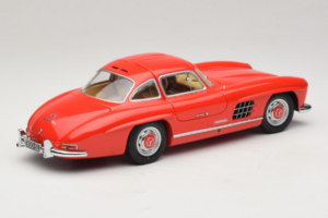 Mercedes 300 SL Gullwing Rot Minichamps 1:18 180039001 Metall — Bild 3 von 8