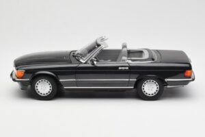 Mercedes 300 SL R107 Schwarz Pearl Händler Edition Norev 1:18 B66040678 Metall — Bild 6 von 10