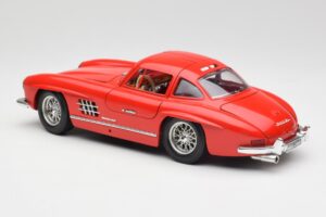 Mercedes 300 SL Rot Bburago 1:18 3015 Metall — Bild 7 von 8