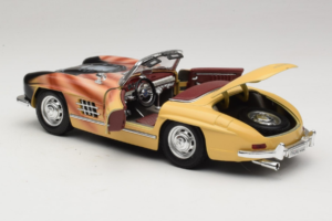 Mercedes 300 SL Roadster Rosemarie Muster Limitierte Auflage 18/27 Bburago 1:18 3023-M1 Metall — Bild 5 von 8