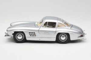 Mercedes 300 SL Silber Bburago 1:18 3013 Metall — Bild 4 von 8