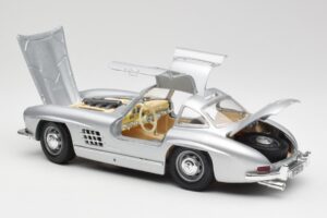 Mercedes 300 SL Silber Bburago 1:18 3013 Metall — Bild 5 von 8