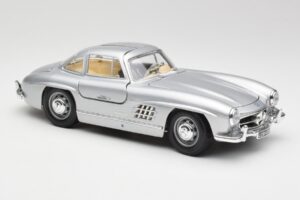 Mercedes 300 SL Silber Bburago 1:18 3013 Metall — Bild 6 von 8