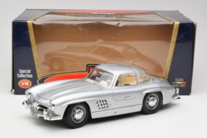 Mercedes 300 SL Silber Bburago 1:18 3013 Metall — Bild 8 von 8