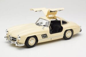 Mercedes 300 SL W198 Creme Minichamps 1:18 110037212 Metall — Bild 2 von 8