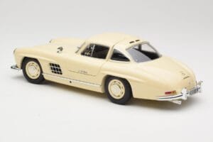 Mercedes 300 SL W198 Creme Minichamps 1:18 110037212 Metall — Bild 7 von 8