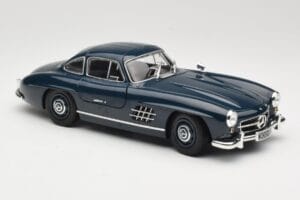 Mercedes 300 SL W198 Gullwing Dunkelblau Minichamps 1:18 110037216 Metall — Bild 6 von 8