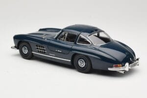 Mercedes 300 SL W198 Gullwing Dunkelblau Minichamps 1:18 110037216 Metall — Bild 7 von 8