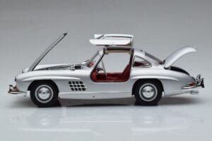 Mercedes 300 SL W198 Gullwing Norev 1:18 183850 Metall — Bild 4 von 8