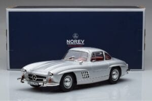 Mercedes 300 SL W198 Gullwing Norev 1:18 183850 Metall — Bild 8 von 8