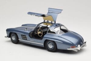 Mercedes 300 SL W198 Gullwing Light Blue Metallic Minichamps 1:18 110037220 Metall — Bild 5 von 8