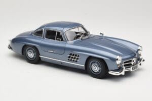 Mercedes 300 SL W198 Gullwing Light Blue Metallic Minichamps 1:18 110037220 Metall — Bild 6 von 8