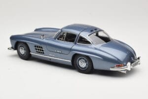 Mercedes 300 SL W198 Gullwing Light Blue Metallic Minichamps 1:18 110037220 Metall — Bild 7 von 8