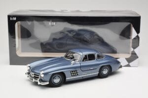 Mercedes 300 SL W198 Gullwing Light Blue Metallic Minichamps 1:18 110037220 Metall — Bild 8 von 8