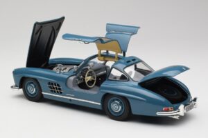 Mercedes 300 SL W198 Hellblau Minichamps 1:18 180039007 Metall — Bild 5 von 8
