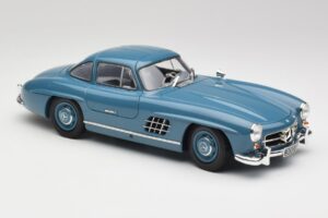 Mercedes 300 SL W198 Hellblau Minichamps 1:18 180039007 Metall — Bild 6 von 8