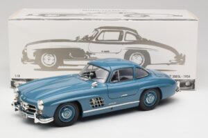 Mercedes 300 SL W198 Hellblau Minichamps 1:18 180039007 Metall — Bild 8 von 8