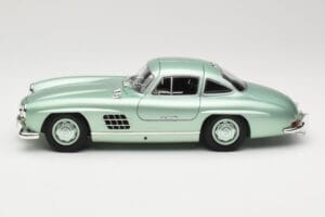 Mercedes 300 SL W198 Gullwing Light Green Metallic Minichamps 1:18 110037221 Metall — Bild 4 von 8