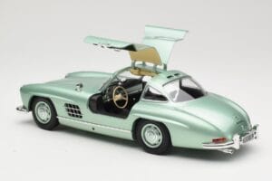 Mercedes 300 SL W198 Gullwing Light Green Metallic Minichamps 1:18 110037221 Metall — Bild 5 von 8