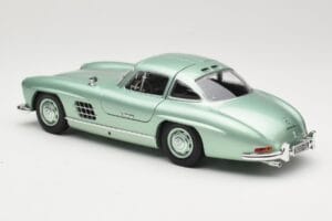 Mercedes 300 SL W198 Gullwing Light Green Metallic Minichamps 1:18 110037221 Metall — Bild 7 von 8