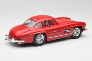Mercedes 300 SL W198 Red Metallic Bburago 1:18 3013-M1 Metall — Bild 3 von 8