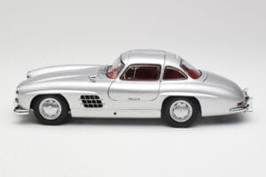 Mercedes 300 SL W198 Gullwing Silber Metallic Minichamps 1:18 B66040379 Metall — Bild 4 von 8
