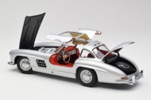 Mercedes 300 SL W198 Gullwing Silber Metallic Minichamps 1:18 B66040379 Metall — Bild 5 von 8
