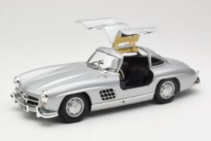 Mercedes 300 SL W198 Gullwing Silber Minichamps 1:18 110037210 Metall — Bild 2 von 8