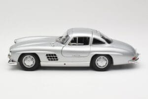 Mercedes 300 SL W198 Gullwing Silber Minichamps 1:18 110037210 Metall — Bild 4 von 8
