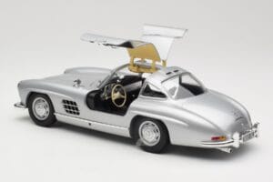 Mercedes 300 SL W198 Gullwing Silber Minichamps 1:18 110037210 Metall — Bild 5 von 8