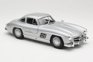 Mercedes 300 SL W198 Gullwing Silber Minichamps 1:18 110037210 Metall — Bild 6 von 8