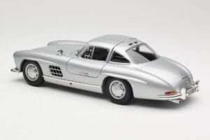 Mercedes 300 SL W198 Gullwing Silber Minichamps 1:18 110037210 Metall — Bild 7 von 8